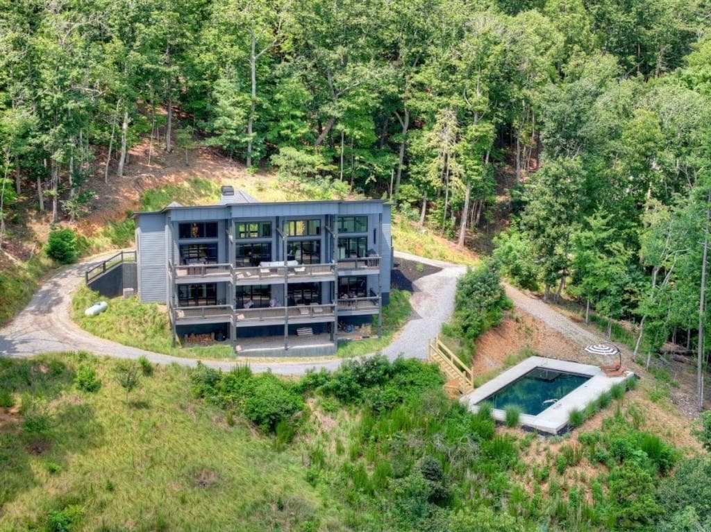 3 bedroom, 4 bathroom, 2,940 sq ft single family residence under contract at 100 Boundless Trail, Morganton, GA 30560 — photo 2