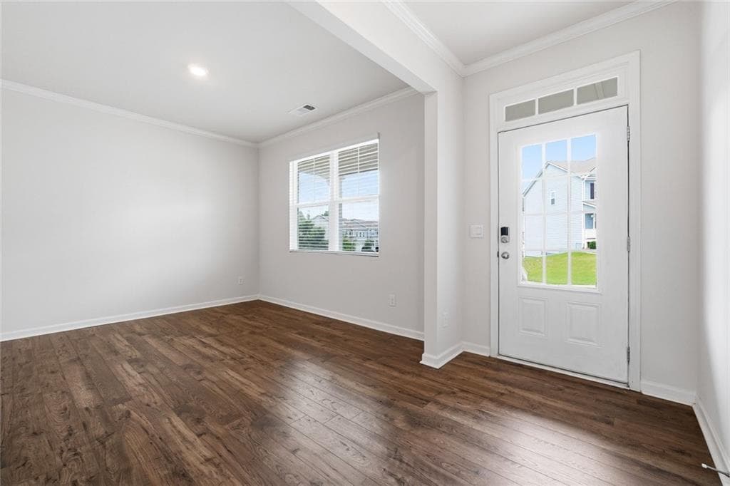 5 bedroom, 3 bathroom, 2,613 sq ft single family residence for sale at 6000 Screech Owl Drive, Flowery Branch, GA 30542 — photo 3