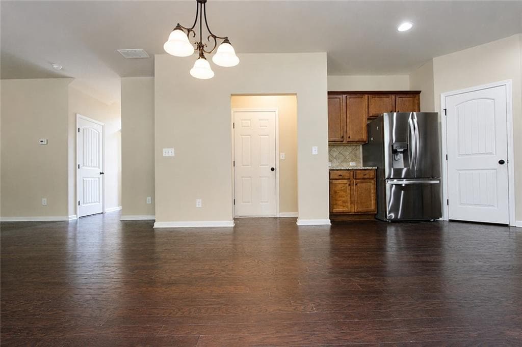 4 bedroom, 3 bathroom, 2,269 sq ft single family residence for rent at 5817 Park Point, Flowery Branch, GA 30542 for $2,300 a month — photo 3