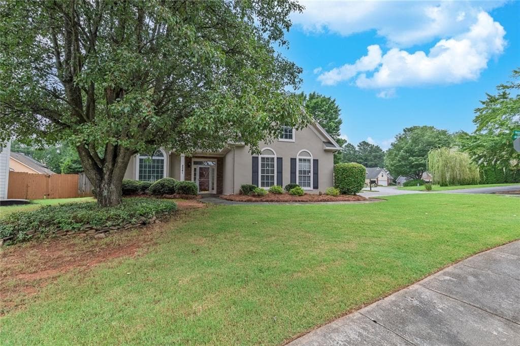 3 bedroom, 3 bathroom, 1,960 sq ft single family residence under contract at 2241 Mainsail Court, Marietta, GA 30062 — photo 3