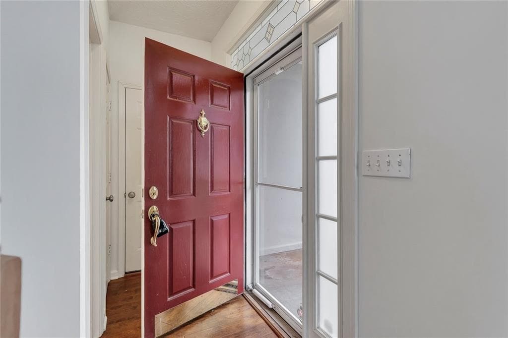3 bedroom, 3 bathroom, 1,960 sq ft single family residence under contract at 2241 Mainsail Court, Marietta, GA 30062 — photo 7