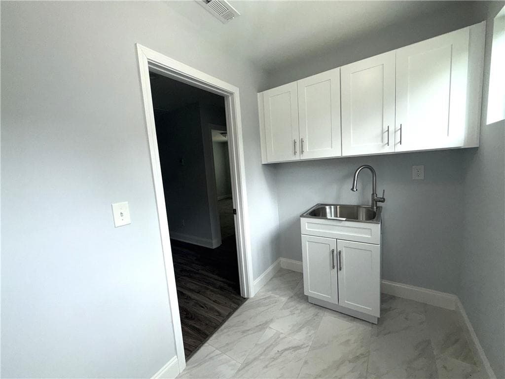 5 bedroom, 4 bathroom, 2,692 sq ft single family residence for sale at 2148 Lilac Lane, Decatur, GA 30032 — photo 9