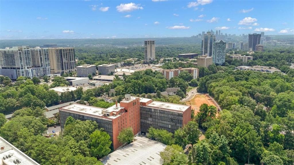 1 bedroom, 1 bathroom, 525 sq ft condominium for sale at 3060 Pharr Court North #619, Atlanta, GA 30305 — photo 2
