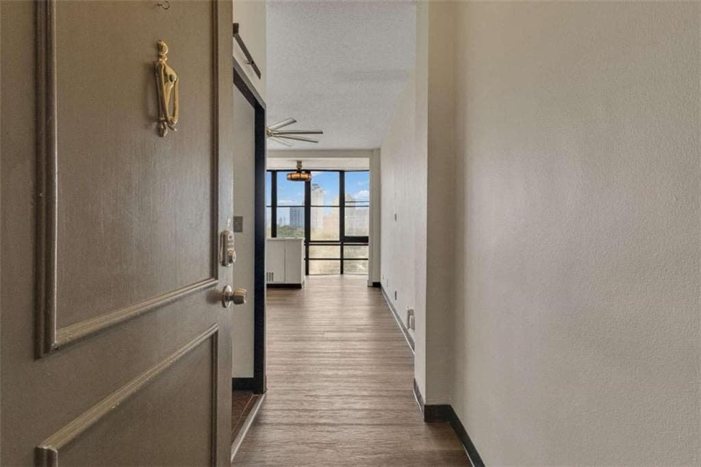 1 bedroom, 1 bathroom, 525 sq ft condominium for sale at 3060 Pharr Court North #619, Atlanta, GA 30305 — photo 4