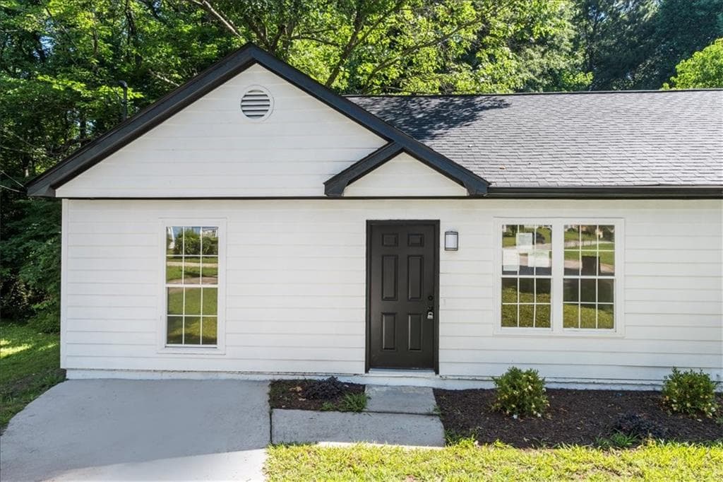 3 bedroom, 2 bathroom, 1,320 sq ft single family residence for sale at 245 Antebellum Circle, Riverdale, GA 30274