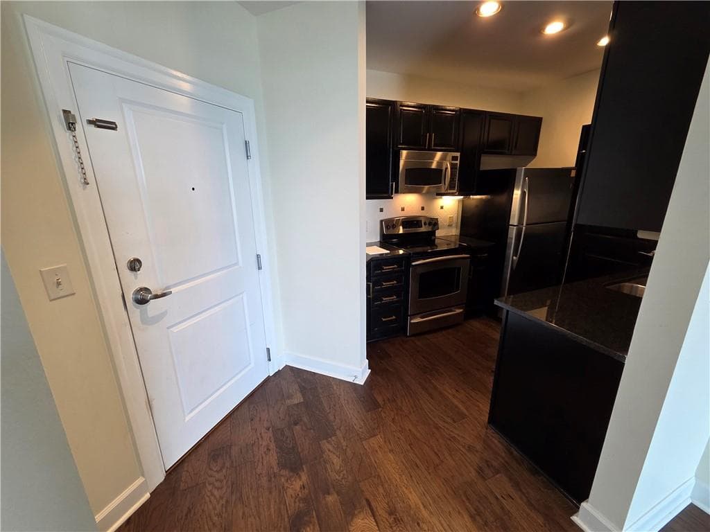 1 bedroom, 1 bathroom, 869 sq ft condominium for rent at 325 E Paces Ferry Road 2104, Atlanta, GA 30305 for $1,695 a month — photo 3