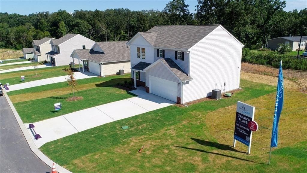4 bedroom, 2 bathroom, 1,684 sq ft single family residence under contract at 106 Wilson Road, Chatsworth, GA 30705 — photo 2