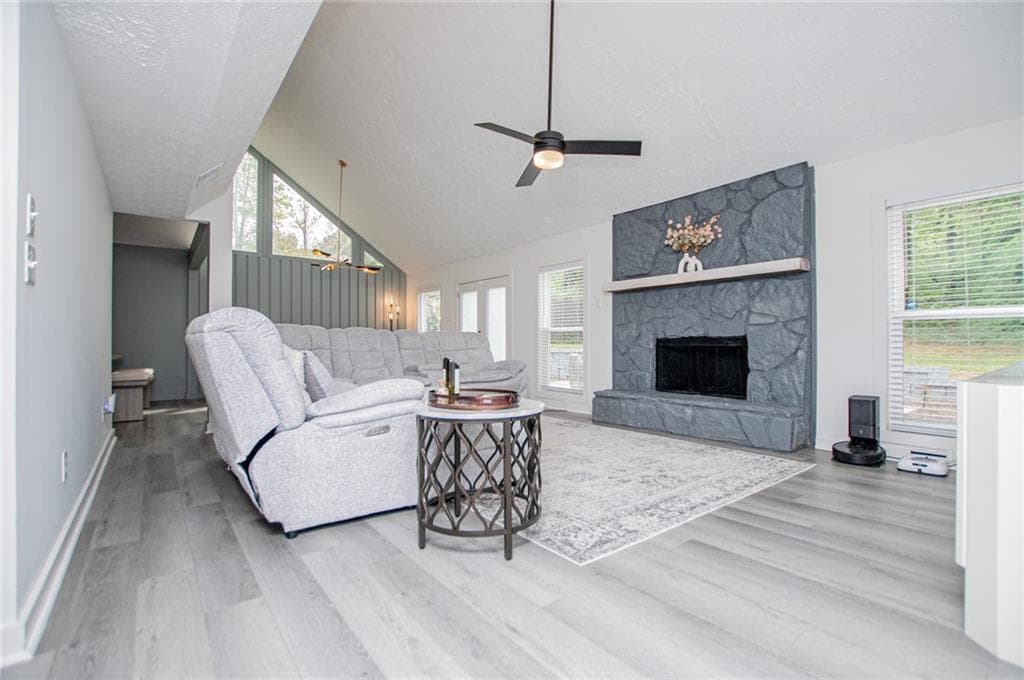 3 bedroom, 3 bathroom, 2,188 sq ft single family residence for sale at 3702 Hembree Lane, Marietta, GA 30062 — photo 3