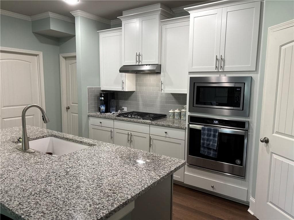 3 bedroom, 3 bathroom, 2,529 sq ft single family residence for sale at 7530 Rambling Vale, Cumming, GA 30028 — photo 3