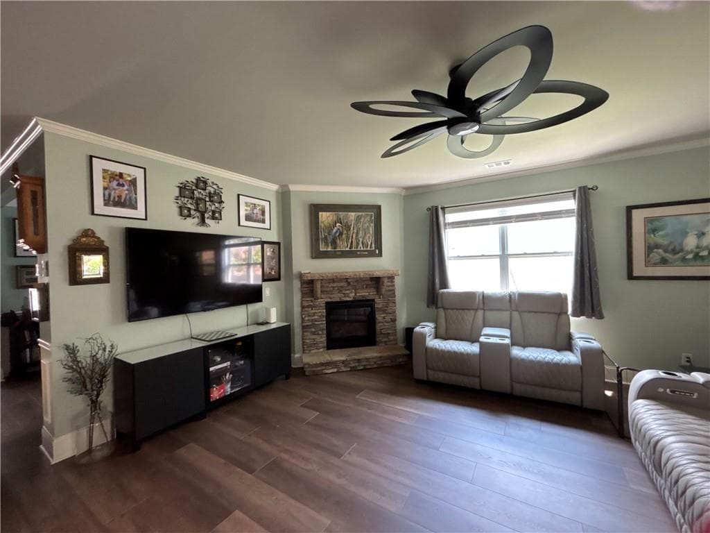 3 bedroom, 3 bathroom, 2,529 sq ft single family residence for sale at 7530 Rambling Vale, Cumming, GA 30028 — photo 6