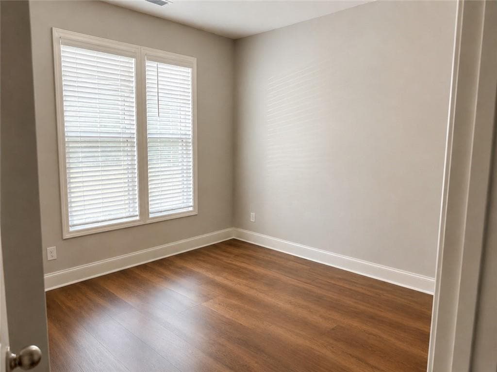 3 bedroom, 3 bathroom, 2,529 sq ft single family residence for sale at 7530 Rambling Vale, Cumming, GA 30028 — photo 9
