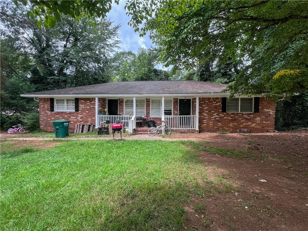 duplex under contract at 5604 Edith Street, Austell, GA 30106