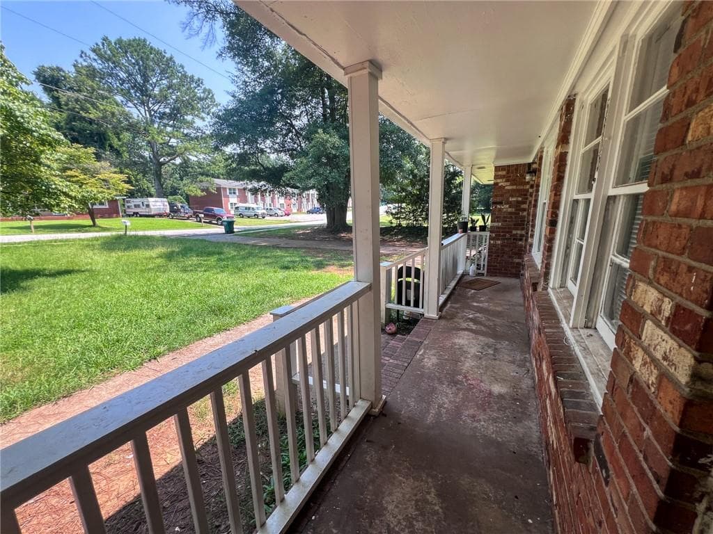 duplex under contract at 5604 Edith Street, Austell, GA 30106 — photo 4