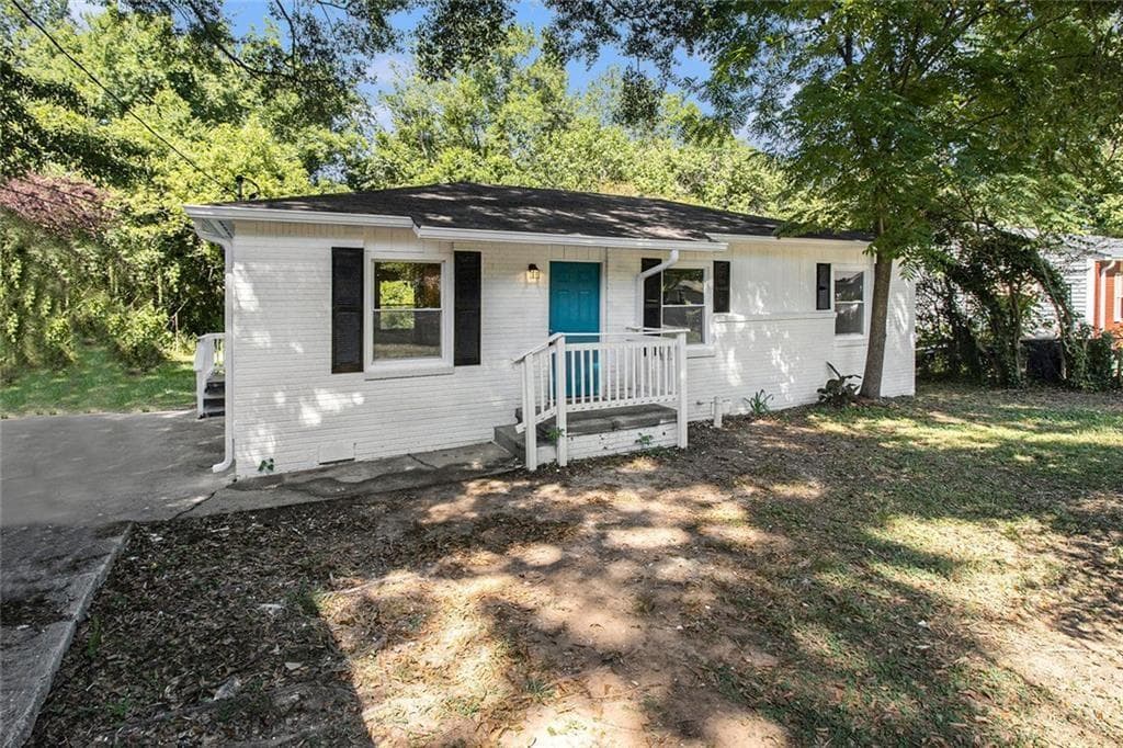 3 bedroom, 2 bathroom, 1,137 sq ft single family residence for sale at 1317 Redford Drive, Atlanta, GA 30315 — photo 2