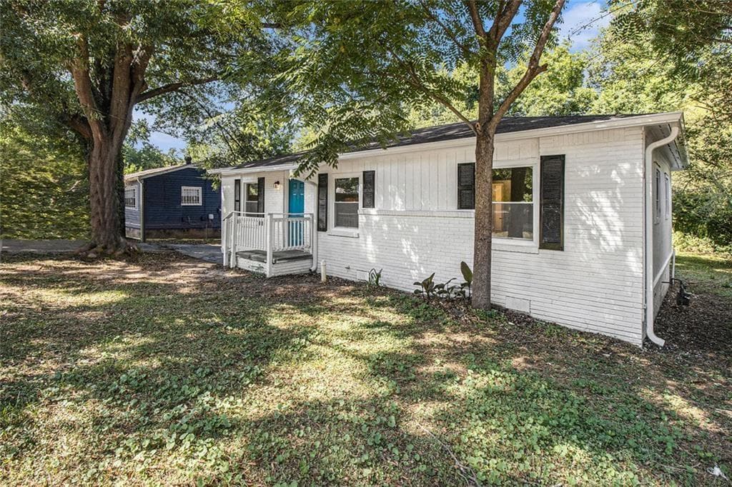 3 bedroom, 2 bathroom, 1,137 sq ft single family residence for sale at 1317 Redford Drive, Atlanta, GA 30315 — photo 3