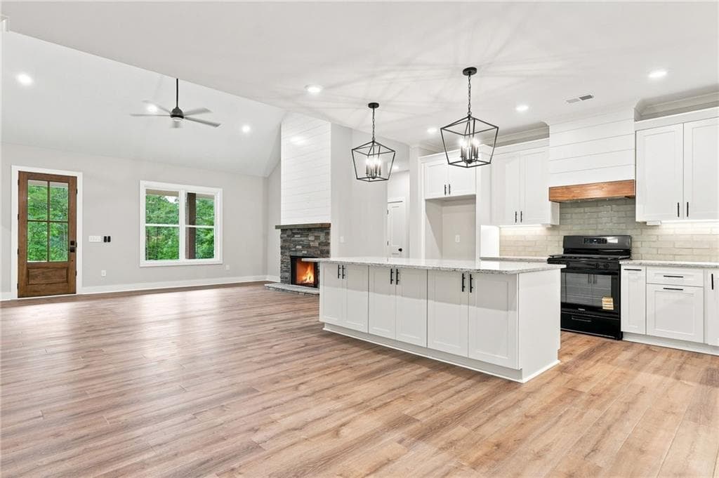 3 bedroom, 2 bathroom, 1,627 sq ft single family residence for sale at 647 S McCollum Drive, Canton, GA 30114 — photo 9