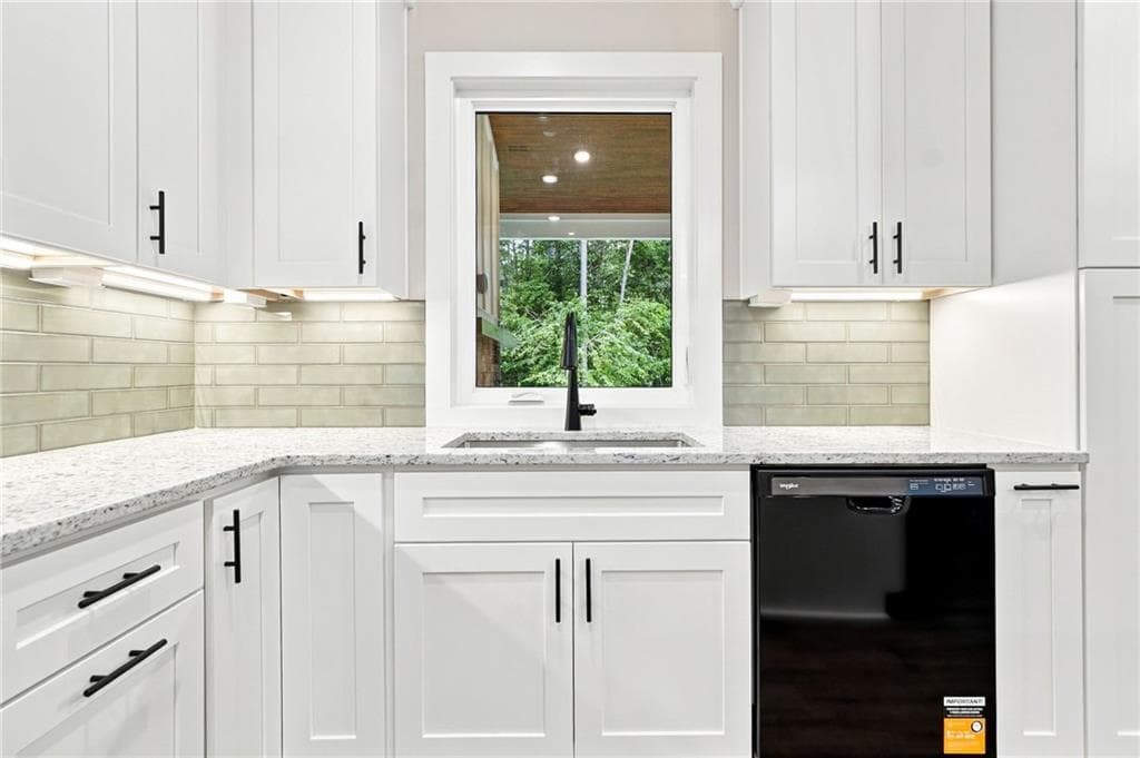 3 bedroom, 2 bathroom, 1,627 sq ft single family residence for sale at 647 S McCollum Drive, Canton, GA 30114 — photo 10