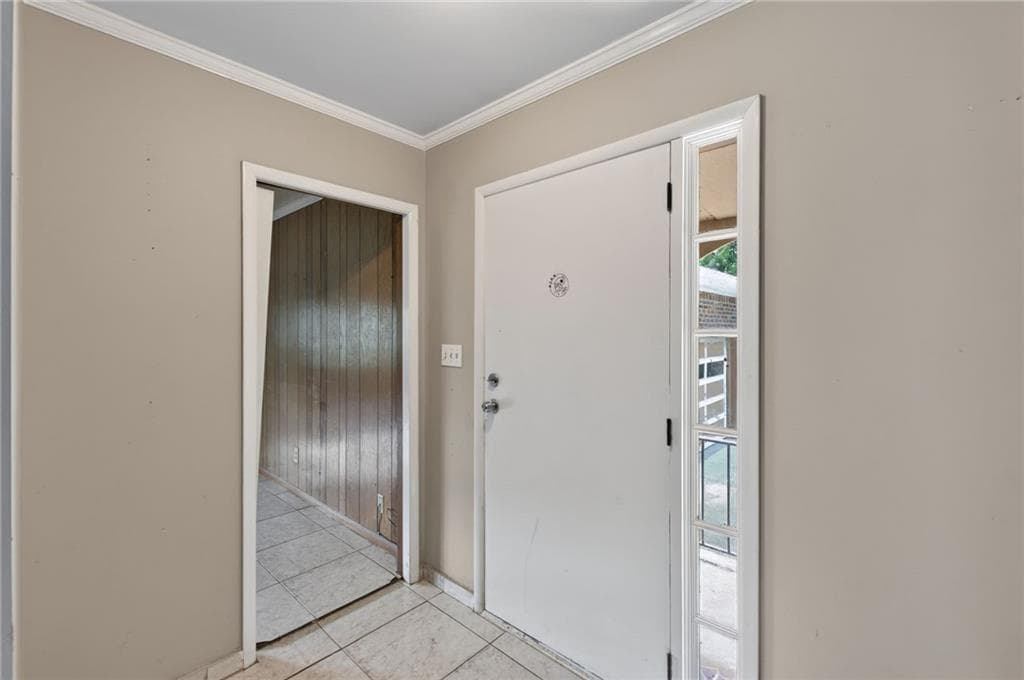 4 bedroom, 3 bathroom, 1,706 sq ft single family residence under contract at 3294 Old Jonesboro Road, Hapeville, GA 30354 — photo 4