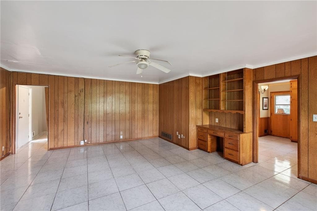 4 bedroom, 3 bathroom, 1,706 sq ft single family residence under contract at 3294 Old Jonesboro Road, Hapeville, GA 30354 — photo 8