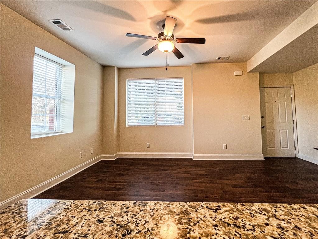 2 bedroom, 2 bathroom, 1,300 sq ft condominium for sale at 2475 Terrace View, Gainesville, GA 30501 — photo 8
