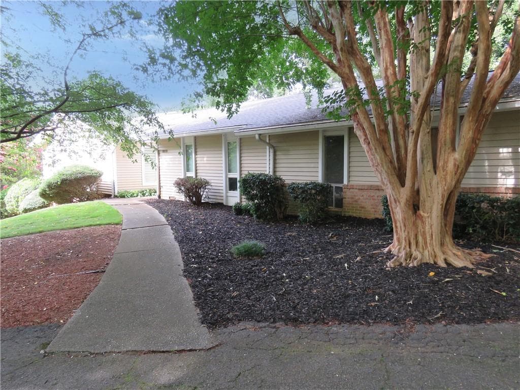 4 bedroom, 4 bathroom, 3,207 sq ft single family residence for sale at 2079 Silversmith Lane, Stone Mountain, GA 30087 — photo 3