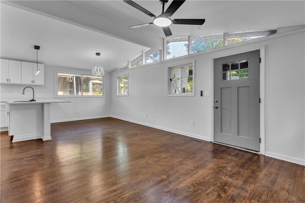 3 bedroom, 2 bathroom, 1,235 sq ft single family residence for sale at 1735 Alvarado Terrace, Atlanta, GA 30310 — photo 5
