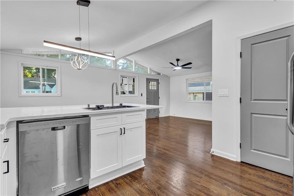 3 bedroom, 2 bathroom, 1,235 sq ft single family residence for sale at 1735 Alvarado Terrace, Atlanta, GA 30310 — photo 7