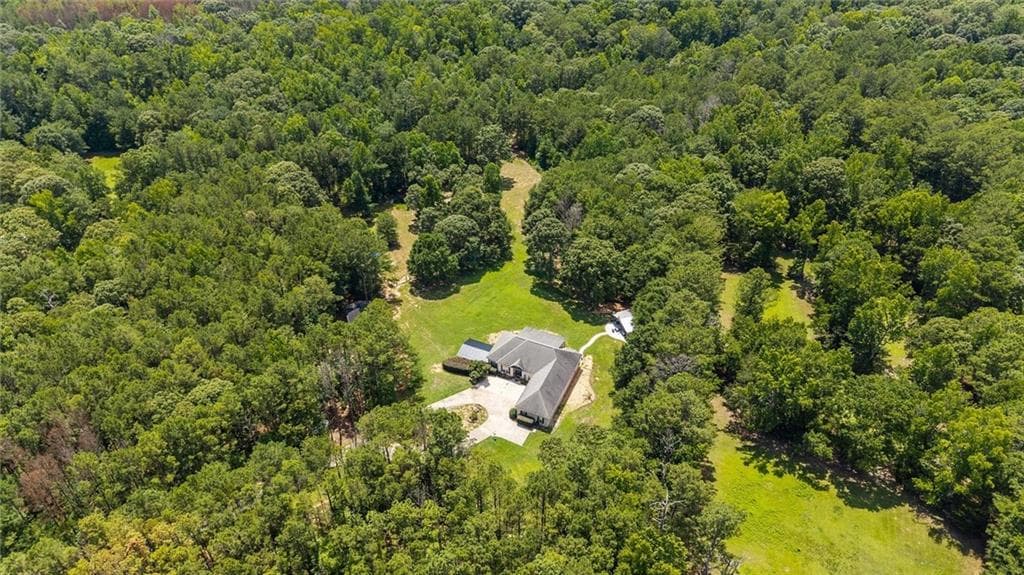6 bedroom, 4 bathroom, 5,082 sq ft single family residence under contract at 900 Old Four Notch Road, Whitesburg, GA 30185 — photo 4