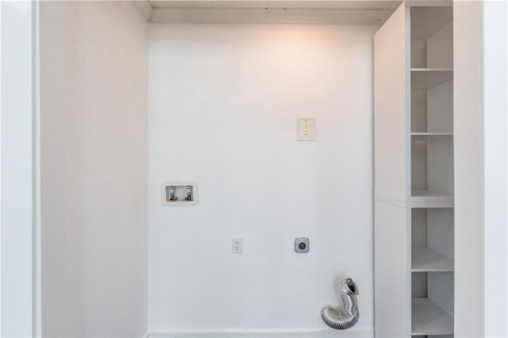 2 bedroom, 1 bathroom, 1,190 sq ft single family residence for sale at 170 Shields Street, Winder, GA 30680 — photo 9