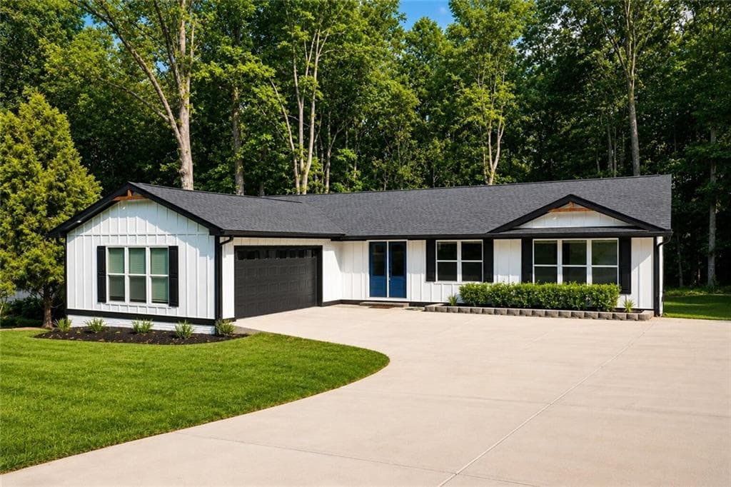 6 bedroom, 3 bathroom, 3,410 sq ft single family residence for sale at 2265 Hillbriar Drive, Buford, GA 30518 — photo 1 of 31