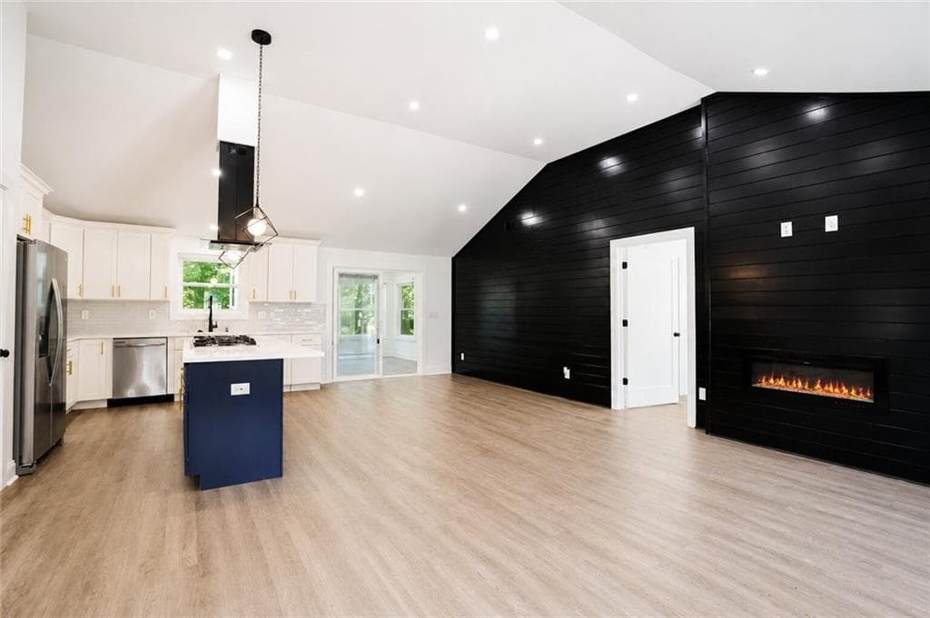 6 bedroom, 3 bathroom, 3,410 sq ft single family residence for sale at 2265 Hillbriar Drive, Buford, GA 30518 — photo 8