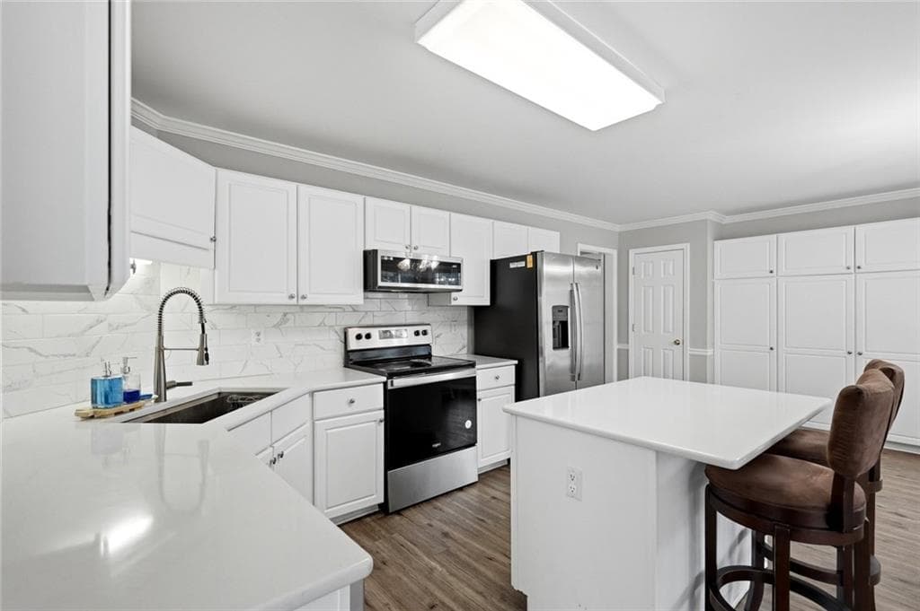 4 bedroom, 3 bathroom, 3,368 sq ft single family residence under contract at 2650 Wyndham Place Drive, Lawrenceville, GA 30044 — photo 9
