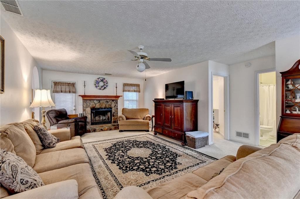 3 bedroom, 2 bathroom, 1,892 sq ft single family residence for sale at 940 Willow Springs Court, Loganville, GA 30052 — photo 2