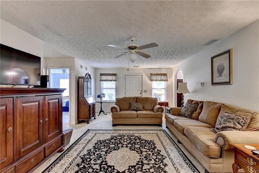 3 bedroom, 2 bathroom, 1,892 sq ft single family residence for sale at 940 Willow Springs Court, Loganville, GA 30052 — photo 4