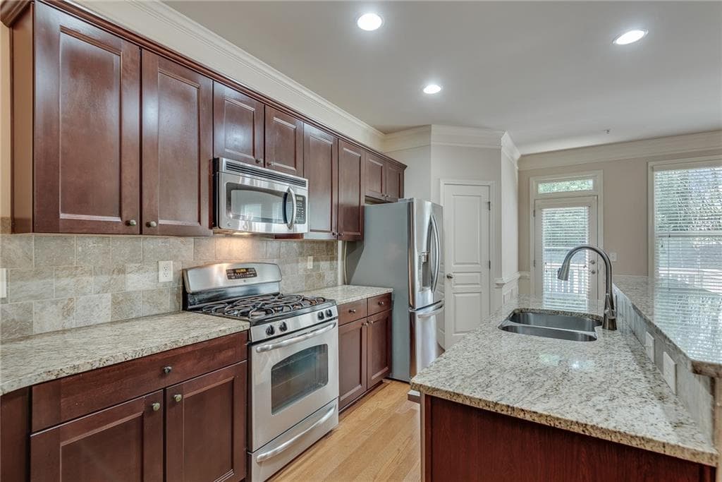 3 bedroom, 4 bathroom, 2,625 sq ft townhouse for sale at 9005 Woodland Trail, Alpharetta, GA 30009 — photo 10