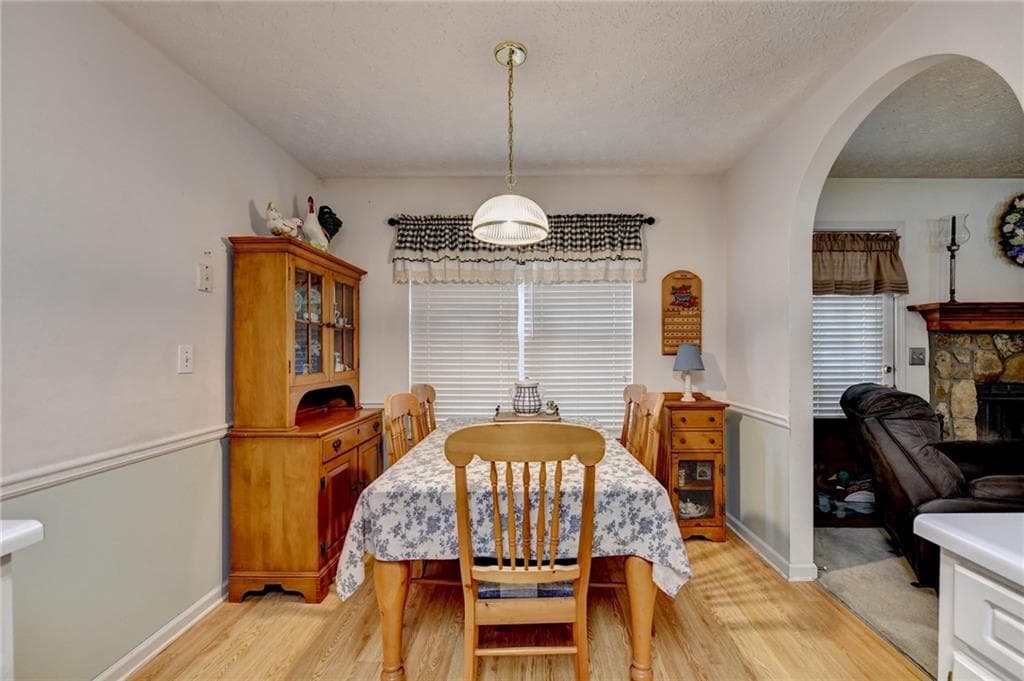 3 bedroom, 2 bathroom, 1,892 sq ft single family residence for sale at 940 Willow Springs Court, Loganville, GA 30052 — photo 6