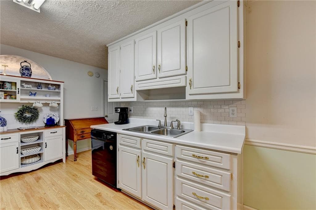 3 bedroom, 2 bathroom, 1,892 sq ft single family residence for sale at 940 Willow Springs Court, Loganville, GA 30052 — photo 10