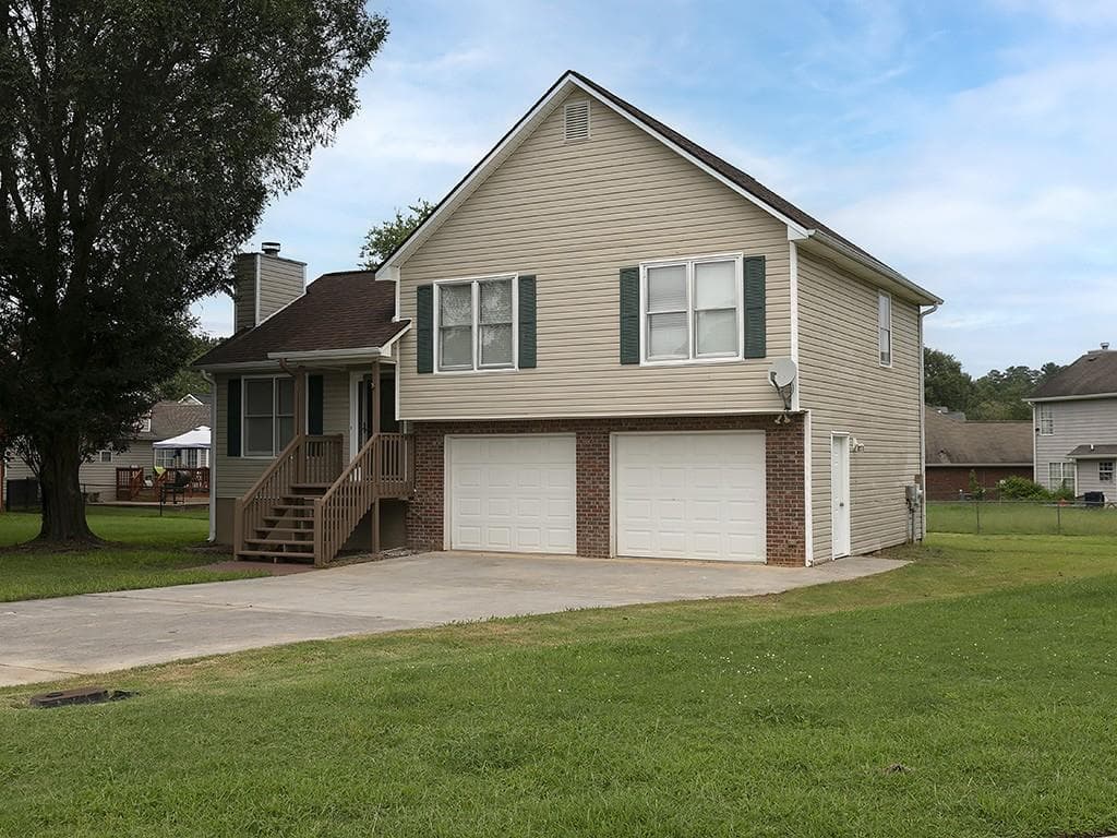 4 bedroom, 3 bathroom, 1,769 sq ft single family residence for rent at 16 Huntcliff Drive, Cartersville, GA 30121 for $2,300 a month — photo 2