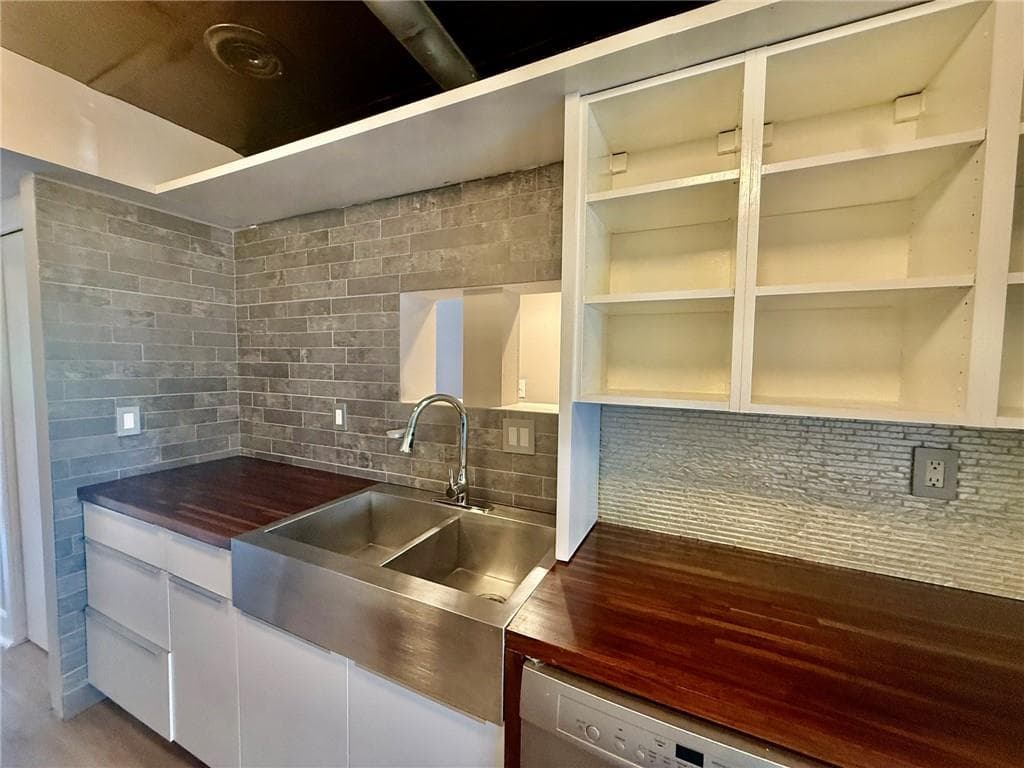 3 bedroom, 3 bathroom, 2,162 sq ft condominium for sale at 3240 Clairmont North, Atlanta, GA 30329 — photo 8