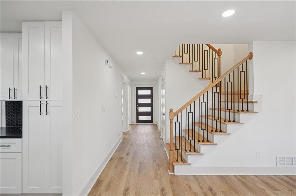 3 bedroom, 3 bathroom, 2,335 sq ft single family residence under contract at 2957 Evonshire Lane, Dacula, GA 30019 — photo 7