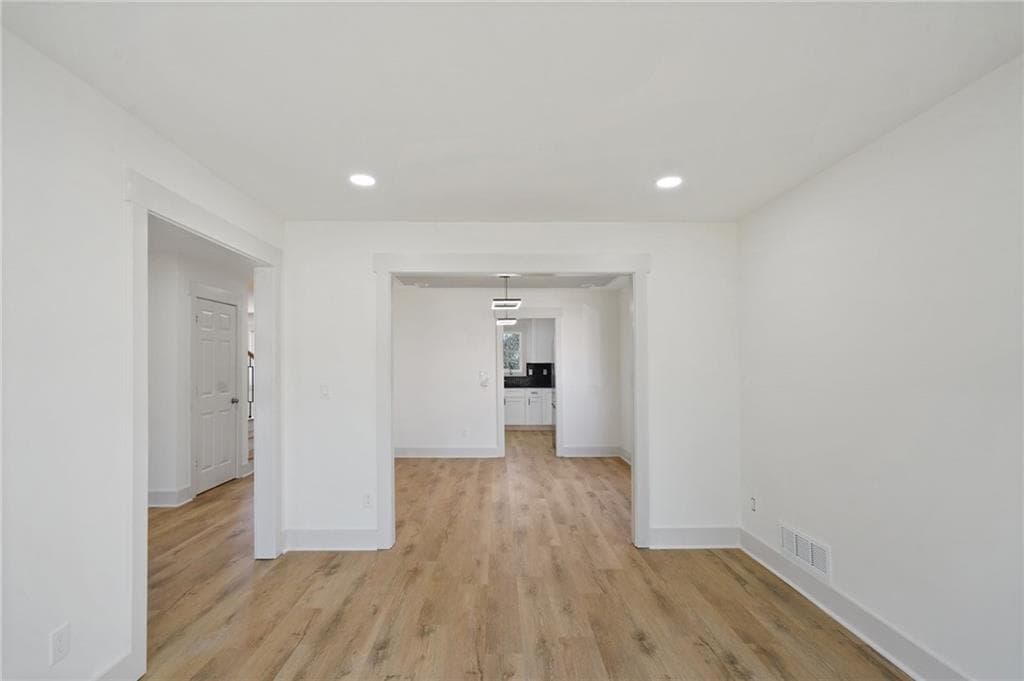 3 bedroom, 3 bathroom, 2,335 sq ft single family residence under contract at 2957 Evonshire Lane, Dacula, GA 30019 — photo 10