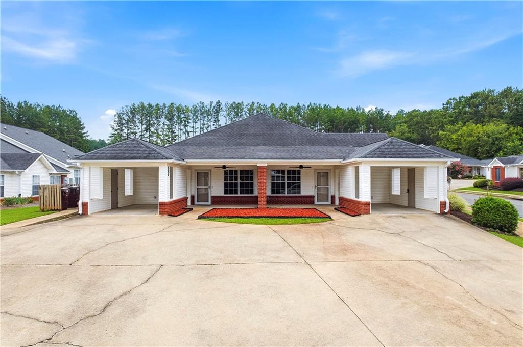2 bedroom, 2 bathroom, 1,002 sq ft condominium for sale at 150 Old Mill Road 118, Cartersville, GA 30120