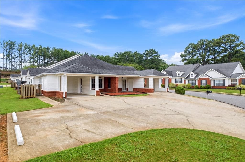 2 bedroom, 2 bathroom, 1,002 sq ft condominium for sale at 150 Old Mill Road 118, Cartersville, GA 30120 — photo 2