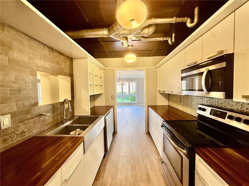 3 bedroom, 3 bathroom, 2,162 sq ft condominium for sale at 3240 Clairmont North, Atlanta, GA 30329 — photo 6