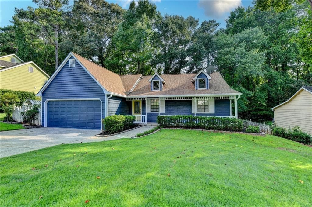 3 bedroom, 2 bathroom, 1,328 sq ft single family residence under contract at 1122 Realm Lane, Lawrenceville, GA 30044 — photo 3