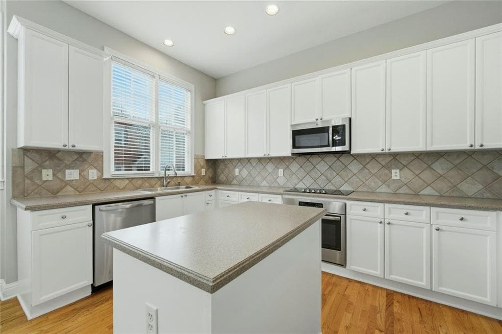 4 bedroom, 4 bathroom townhouse for rent at 319 Creekbank Way, Smyrna, GA 30082 for $3,500 a month — photo 4
