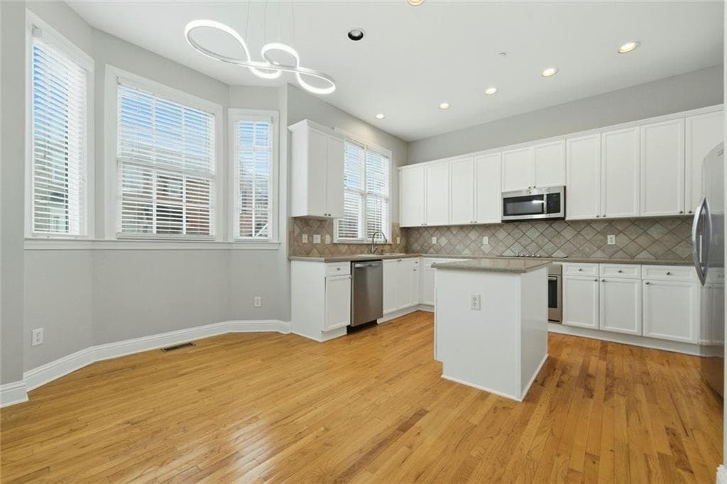 4 bedroom, 4 bathroom townhouse for rent at 319 Creekbank Way, Smyrna, GA 30082 for $3,500 a month — photo 5