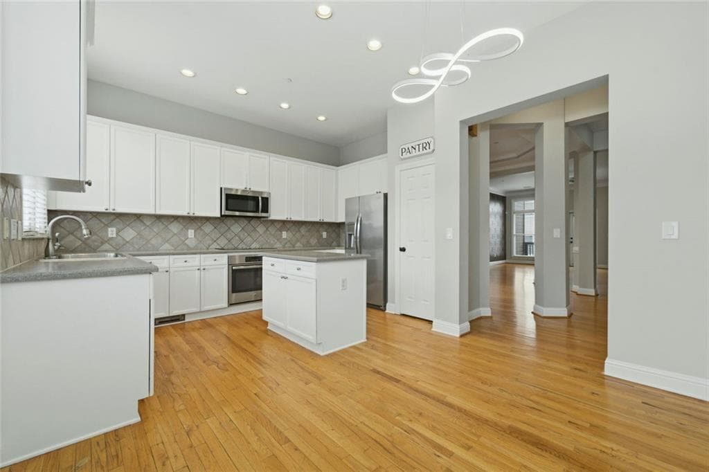 4 bedroom, 4 bathroom townhouse for rent at 319 Creekbank Way, Smyrna, GA 30082 for $3,500 a month — photo 7