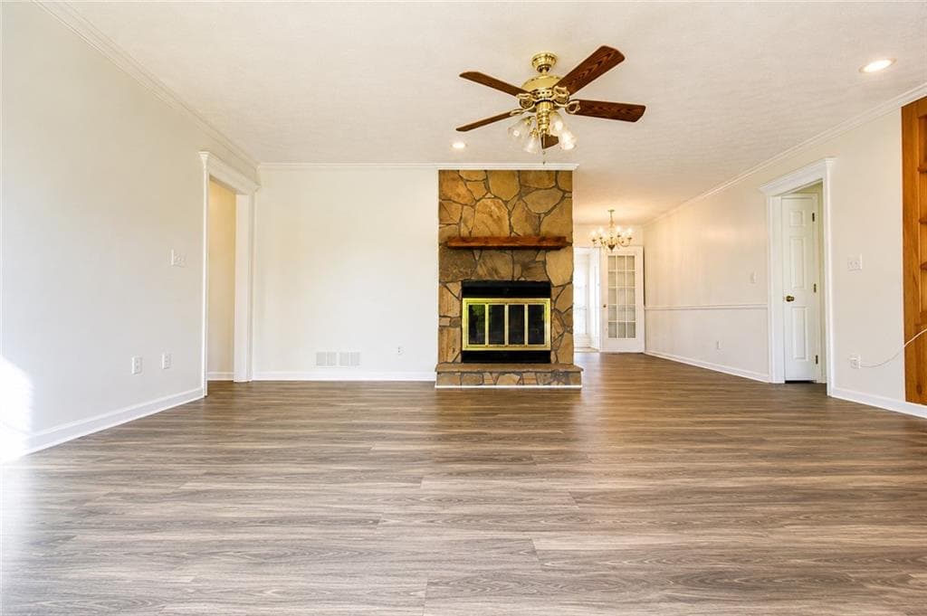 5 bedroom, 3 bathroom, 2,760 sq ft apartment for rent at 818 Springlake Road, Lawrenceville, GA 30045 for $2,499 a month — photo 2