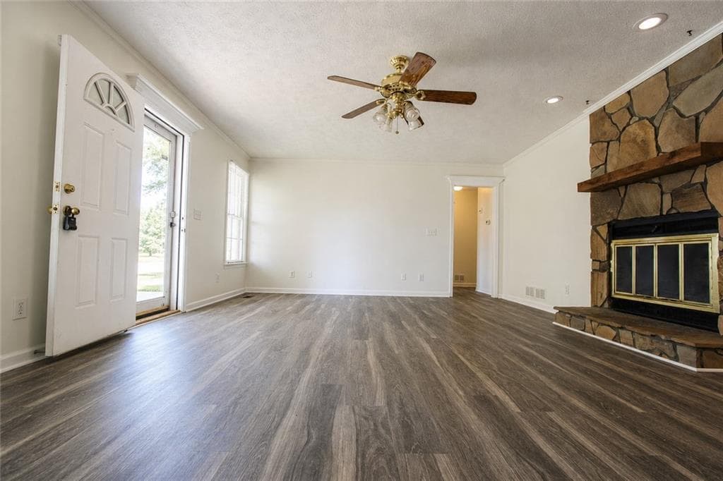 5 bedroom, 3 bathroom, 2,760 sq ft apartment for rent at 818 Springlake Road, Lawrenceville, GA 30045 for $2,499 a month — photo 5